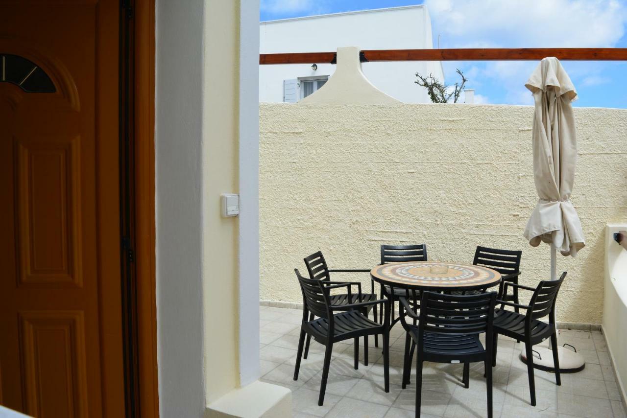 Anemomilos Suites Fira  Exterior foto